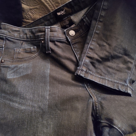 Next to new Mossimo Jeans Blue/Black - Picture 5 of 7